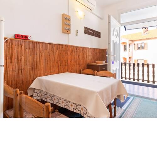 Decent Apartment in Ližnjan with Balcony