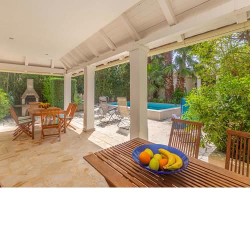 Delux Villa in Pula with Swimming Pool