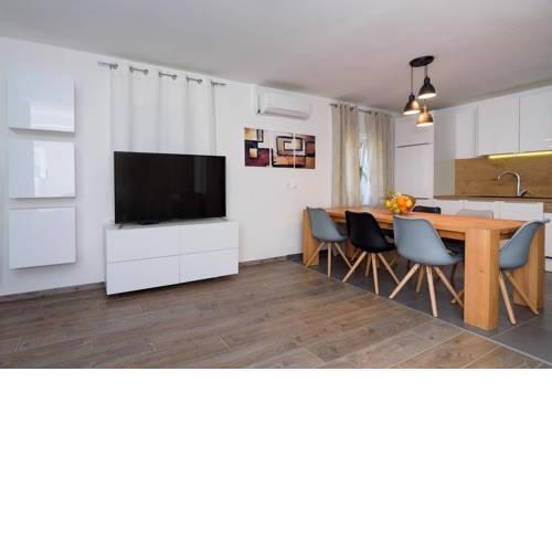 Deluxe Apartment Kambelovac