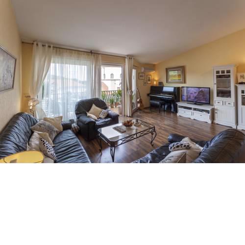 Deluxe Apartment Mareno