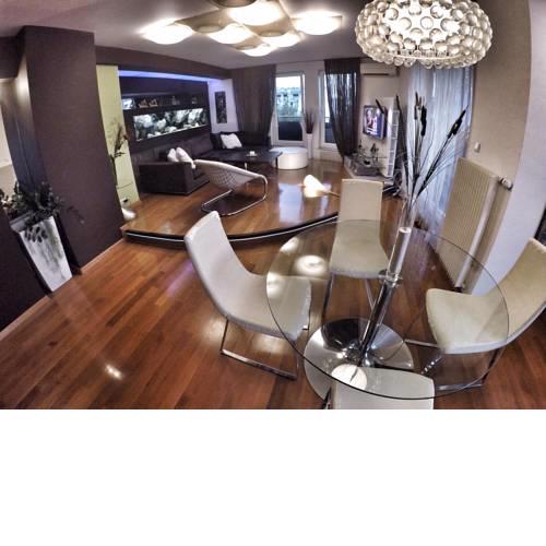 Deluxe Apartment Nella