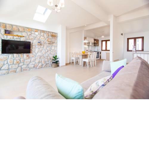 Deluxe Villa Nina
