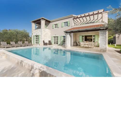 Design and Luxury Villa with Pool