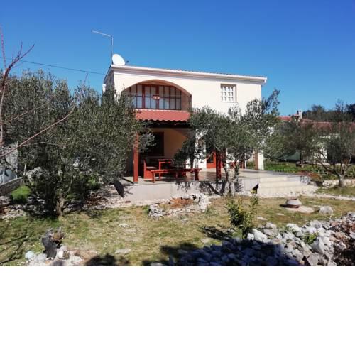 Devic Holiday House