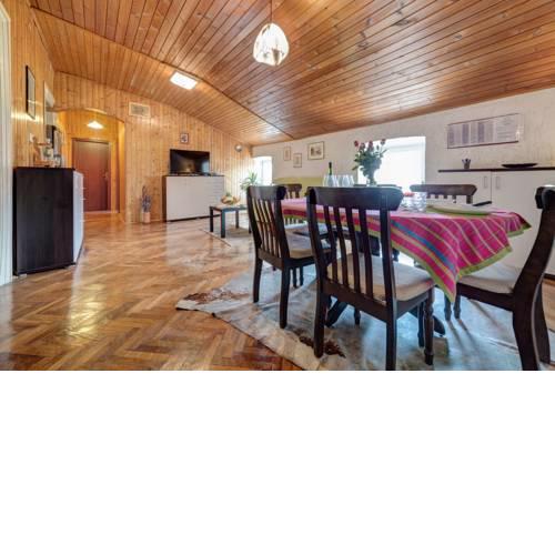 D&L Apartment in center