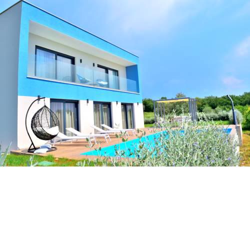 Domus Lauri Modern House