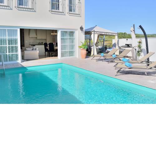 Donje Baredine Villa Sleeps 4 with Pool Air Con and WiFi