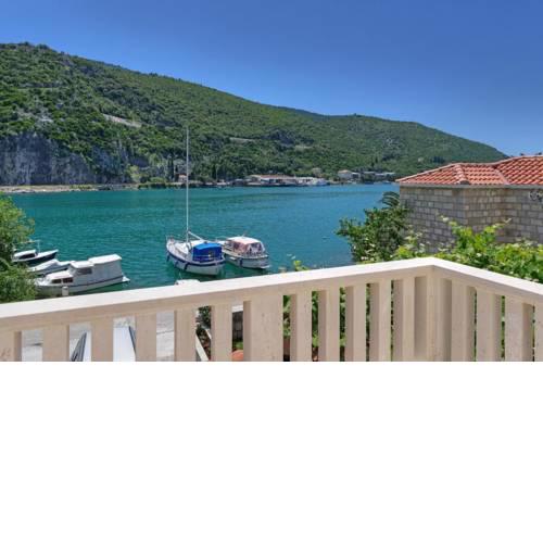 Donje Obuljeno Villa Sleeps 12 Pool WiFi