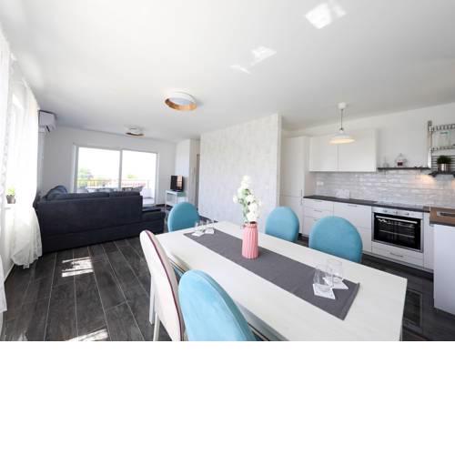 Spacious Villa in Dalmatia Zadar with Private Pool