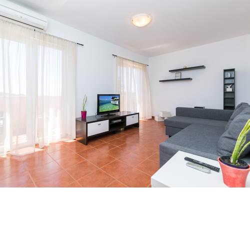 Dora Apartment