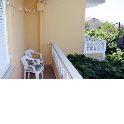 Double Room Banjol 5021a