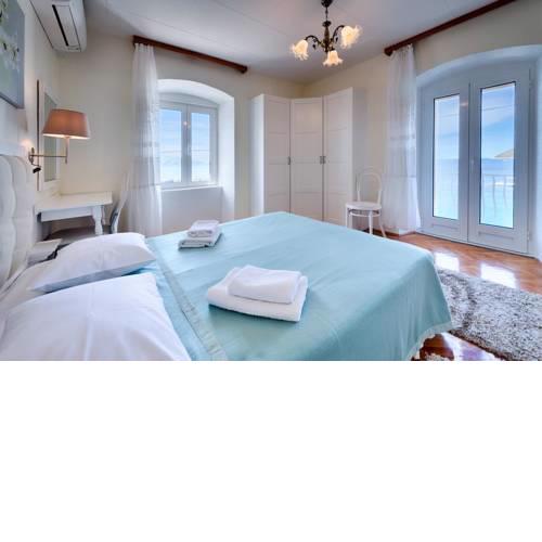 Double Room Komiza 2431a