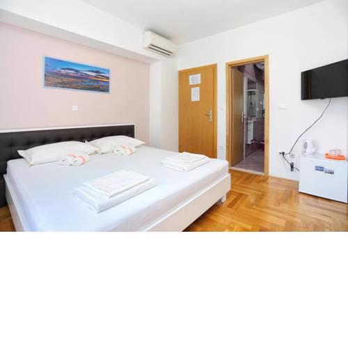 Double Room Split 11623c