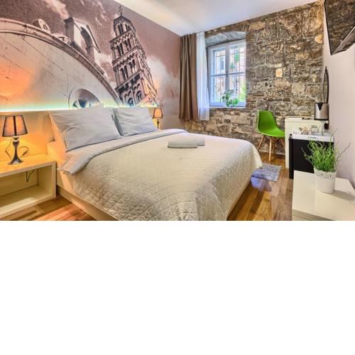 Double Room Split 12373f