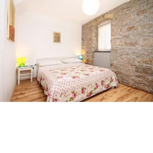 Double Room Split 9252b