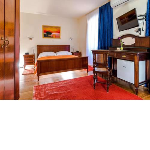 Double Room Sumartin 13483f
