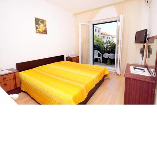 Double Room Supetar 5658a