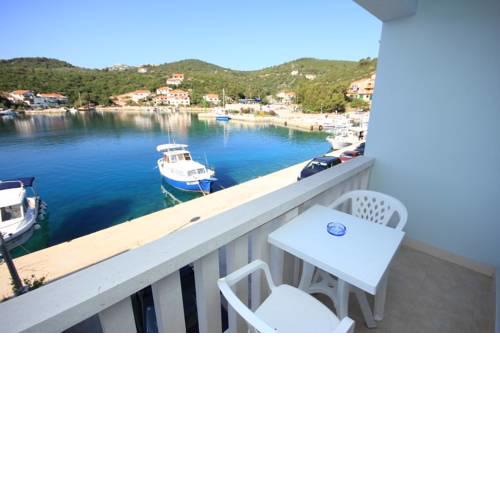 Double Room Zaglav 8144b