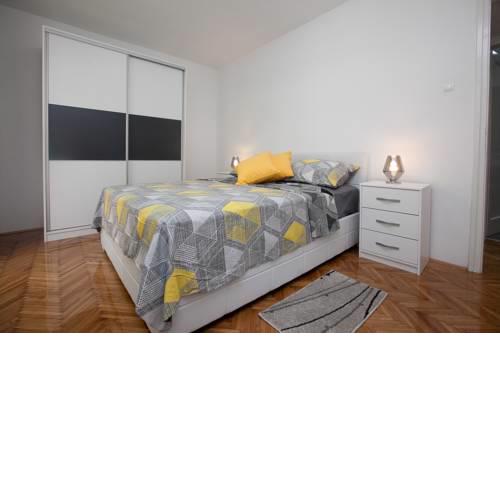 Downtown Apartment Kole