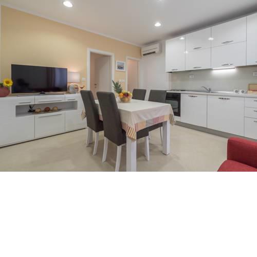 Drop In Split Luxury Suites