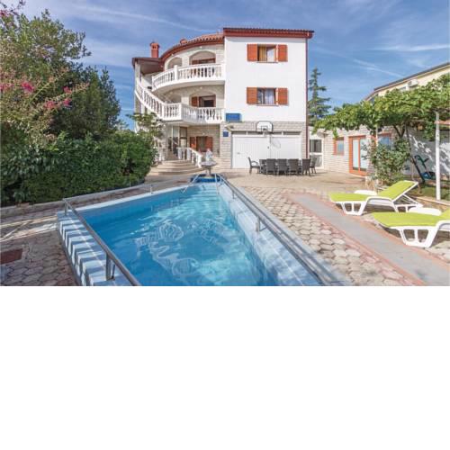 Eight-Bedroom Holiday Home in Pula