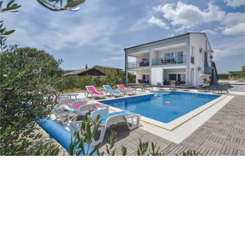 Eight-Bedroom Holiday Home in Vrsine-Marina