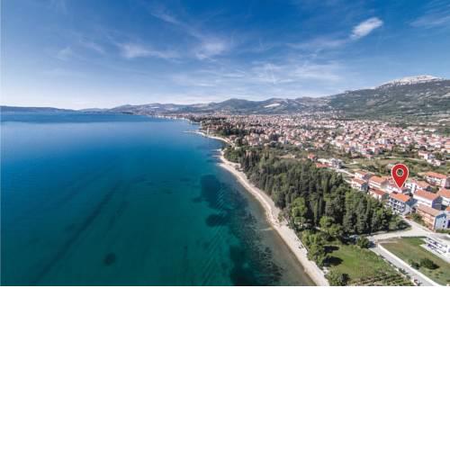 Eight-Bedroom Holiday home Kastel Kambelovac with Sea View 07
