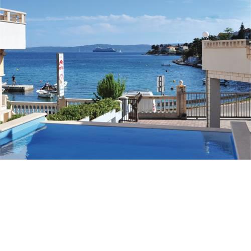 Eight-Bedroom Holiday home Okrug Gornji with Sea View 05