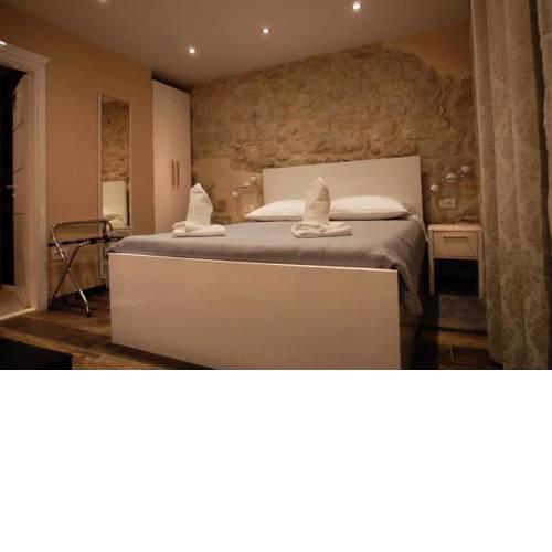 Elegant Residence Rooms