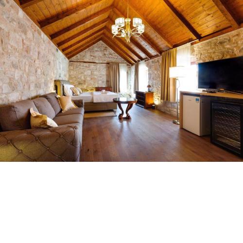 Emperor Luxurious Old Town Suite