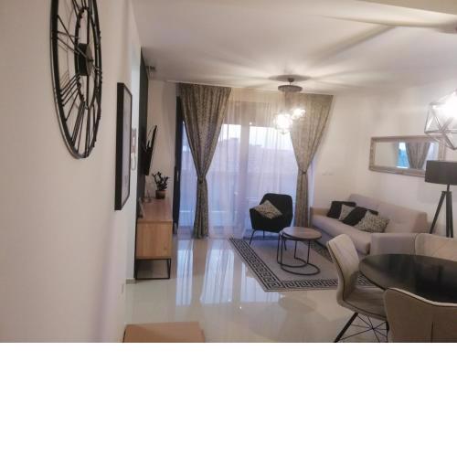Enjoy Pula - new apt with private parking garage