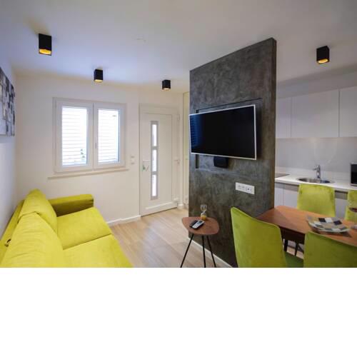 Enticing Holiday Home in Split near Sea Beach