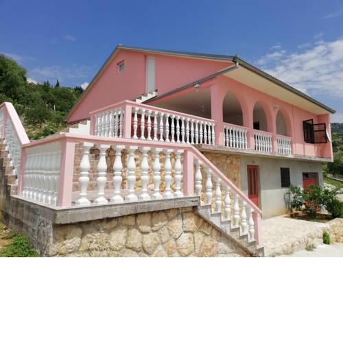 Entire house ideal for mountain and hiking lovers near the sea