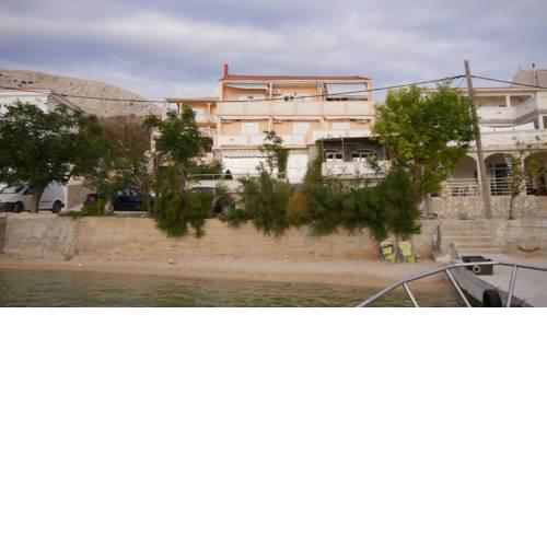 Erik, studio apartment, Metajna