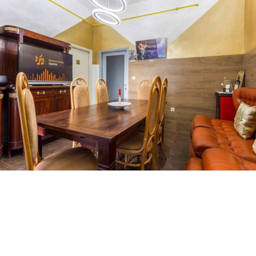 Excellent-CentraLocated-Renovated-2BDR