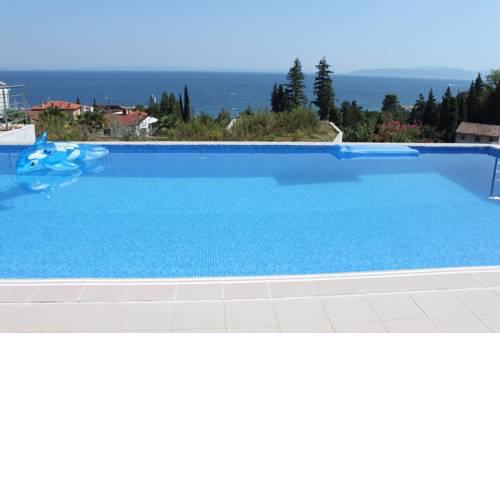 Exclusive apartment in Villa Calista
