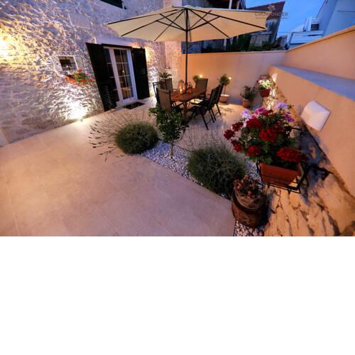 Extraordinary Villa Mari- Crowonder Group