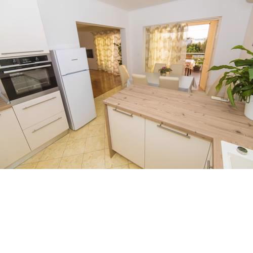 Family apartment Zadar Diklo