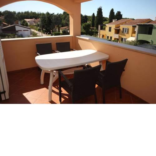 Family friendly apartments with a swimming pool Basanija, Umag - 3402
