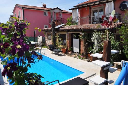 Family friendly apartments with a swimming pool Fratrici, Umag - 14384