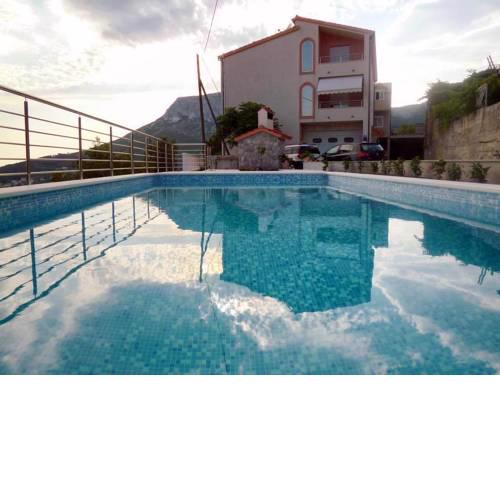 Family friendly apartments with a swimming pool Klis, Split - 17986