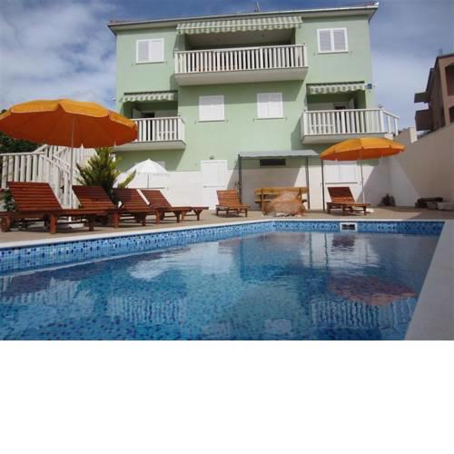 Family friendly apartments with a swimming pool Okrug Gornji, Ciovo - 5218