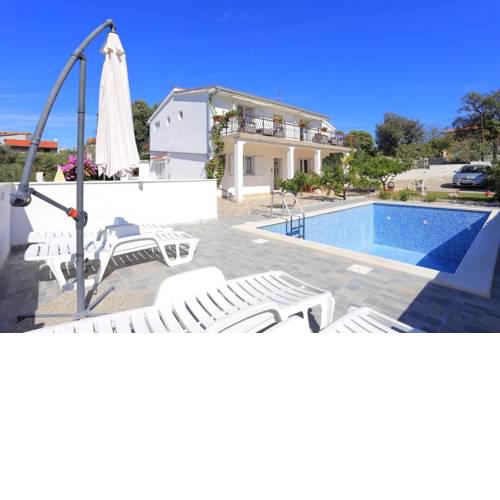 Family friendly apartments with a swimming pool Razanj, Rogoznica - 17867