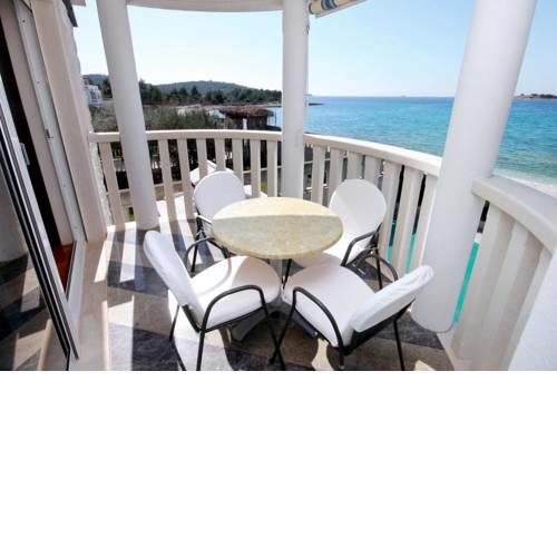 Family friendly apartments with a swimming pool Rogoznica - 7557