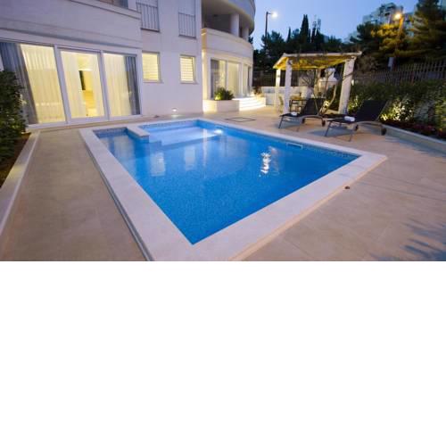 Family friendly apartments with a swimming pool Split - 12236