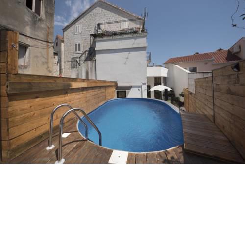 Family friendly apartments with a swimming pool Split - 17336