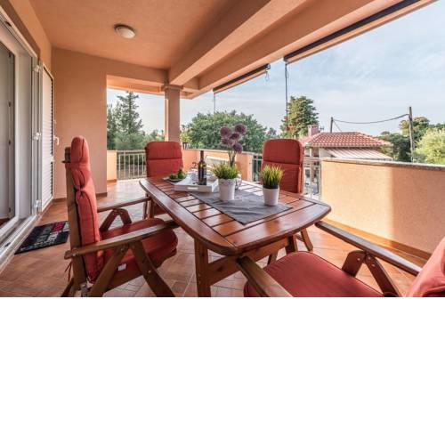 Family friendly apartments with a swimming pool Sutomiscica, Ugljan - 13872