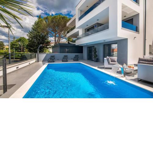 Family friendly apartments with a swimming pool Vantacici, Krk - 19303
