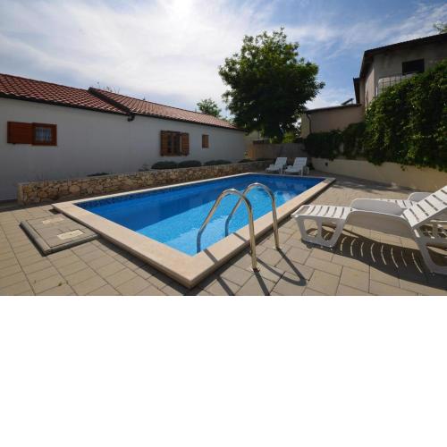 Family friendly apartments with a swimming pool Vir - Lozice, Vir - 18538