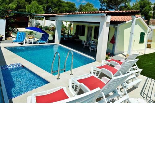 Family friendly house with a swimming pool Cove Koramaslinova - Koromaslinova, Brac - 15479